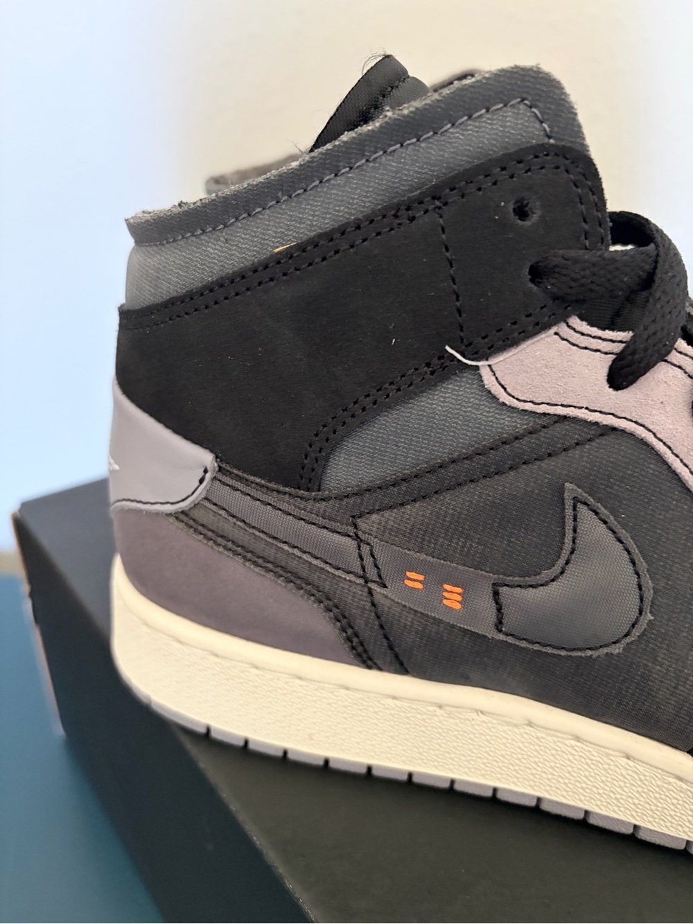 Jordan 1 Mid SE Craft Brand New